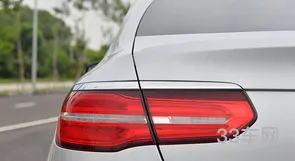 奔驰glc suv(奔驰glc260动感型图片)