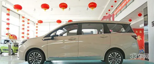 五菱佳辰实拍图片(佳辰七座图片)