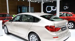宝马gt320多少钱一辆(宝马3系gt320i的参数和价格)